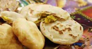 Frittiertes Brot (Bhatura)